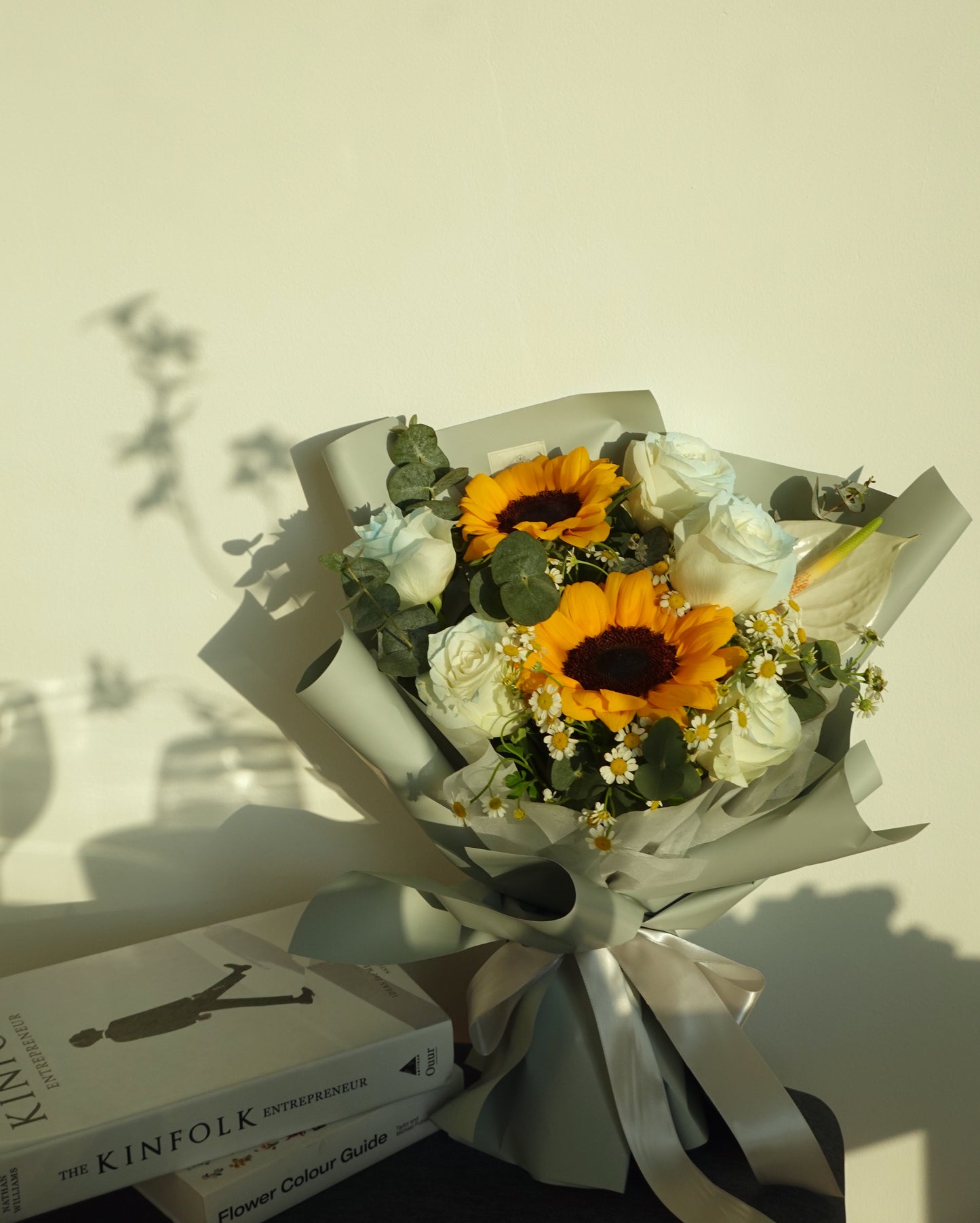 Cool & warm - Sunflower bouquet